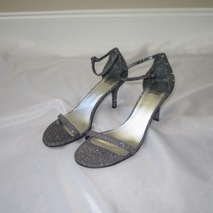 NWOT Stuart Weitzman Silver Noir Nudist heel, 9